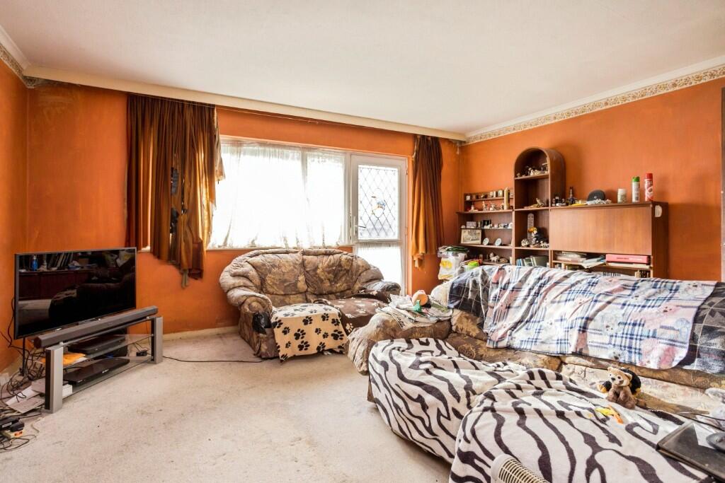 Apartment in Horsham, New Town - View 4