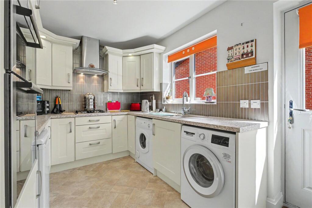 Collingwood Close, Poringland, Norwich, Norfolk, NR14 photo 4