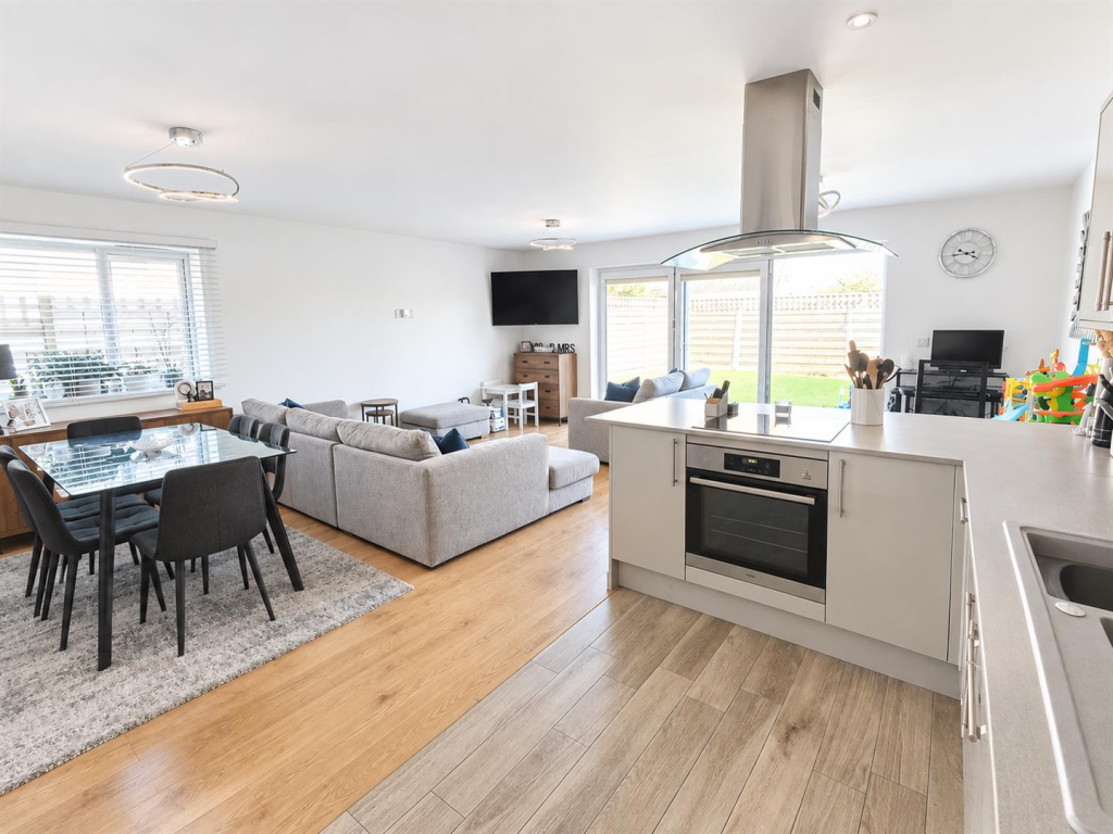 House in Lewes, Peacehaven - View 2