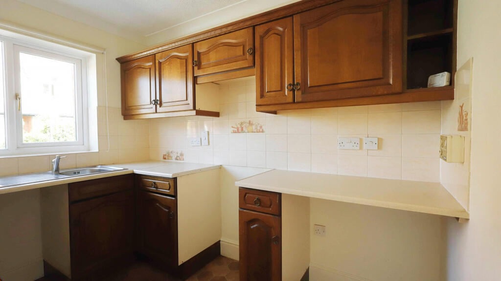 House in Glastonbury, Somerset - View 4