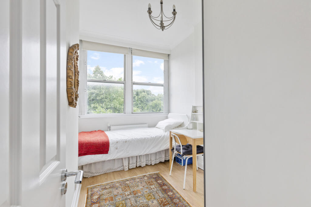 Apartment in London - More