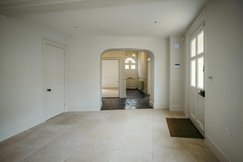 House in Cirencester, Watermoor - More