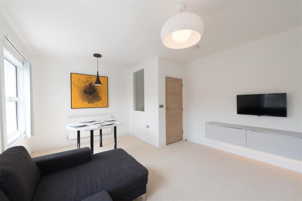 Apartment in London - View 3