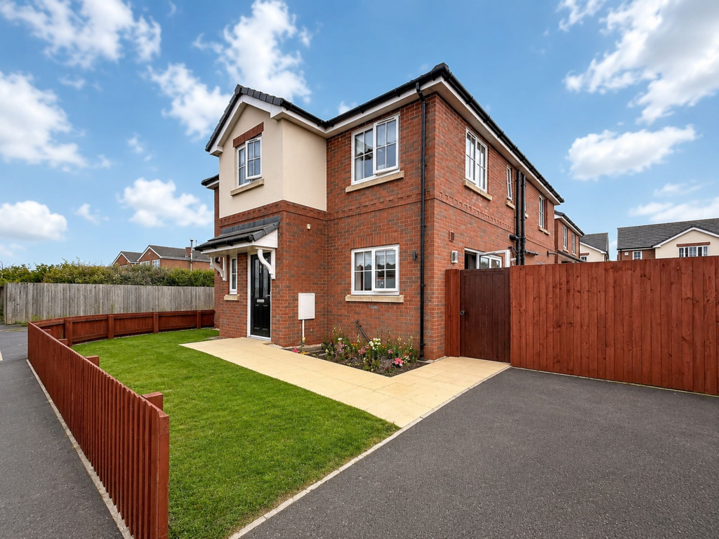 House in Sefton, Liverpool City Region - View 2