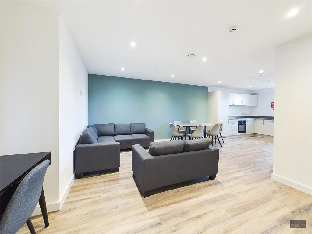 Apartment in Exeter - View 3