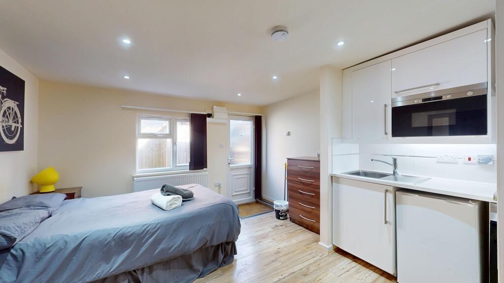 Main image of property: St. Pauls Avenue, London, NW2