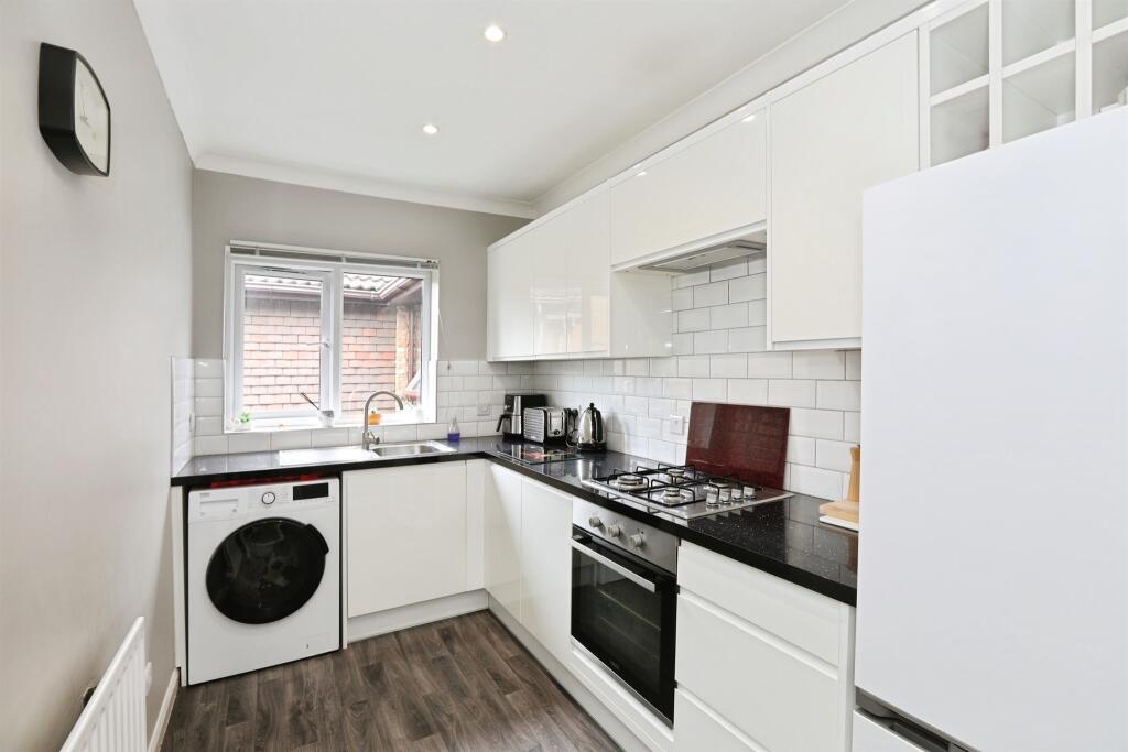 Apartment in Redhill - View 5
