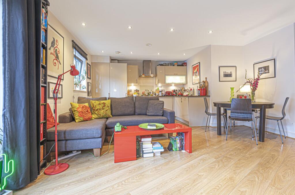 Apartment in London - View 5