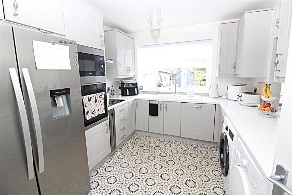 Red Hall Walk, Leeds, West Yorkshire, LS14 photo 3