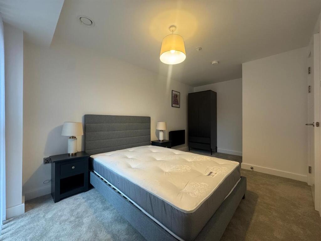 Apartment in Birmingham, Calthorpe Fields - View 4