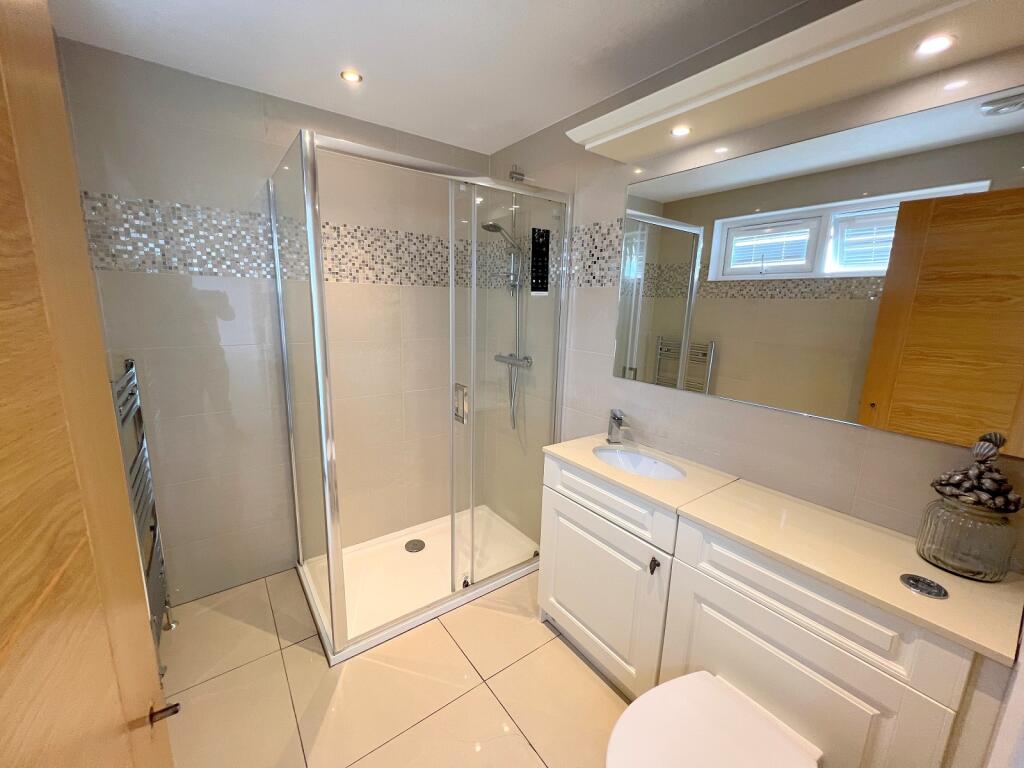 Fleur-de-lys Park, Pilley Hill, Pilley, Lymington, Hampshire. SO41 5QJ - View 5