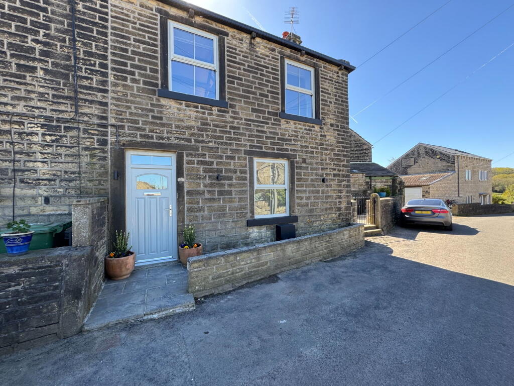 2-bed terraced on Totties Lane, Totties, Holmfirth, HD9 1UW, £295,000