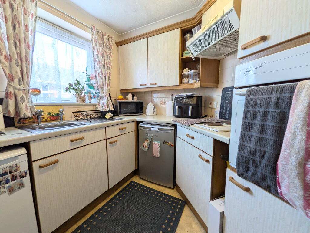 Apartment in Aylesbury, Buckinghamshire - View 4