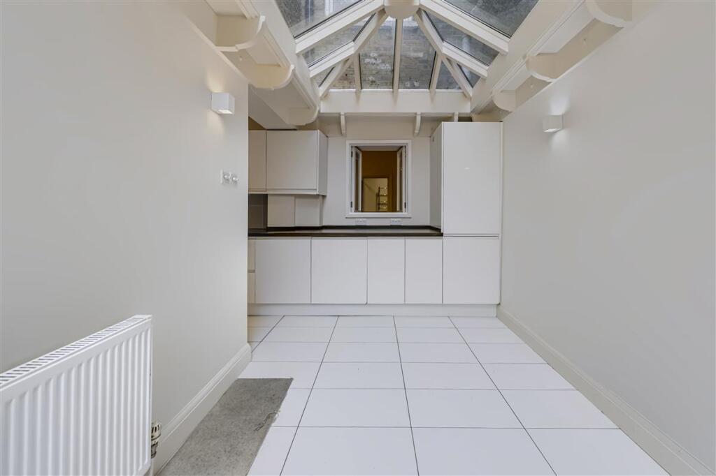 Apartment in London - View 4