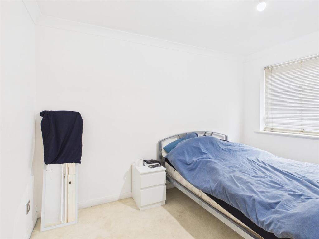 Apartment in Brighton - View 4
