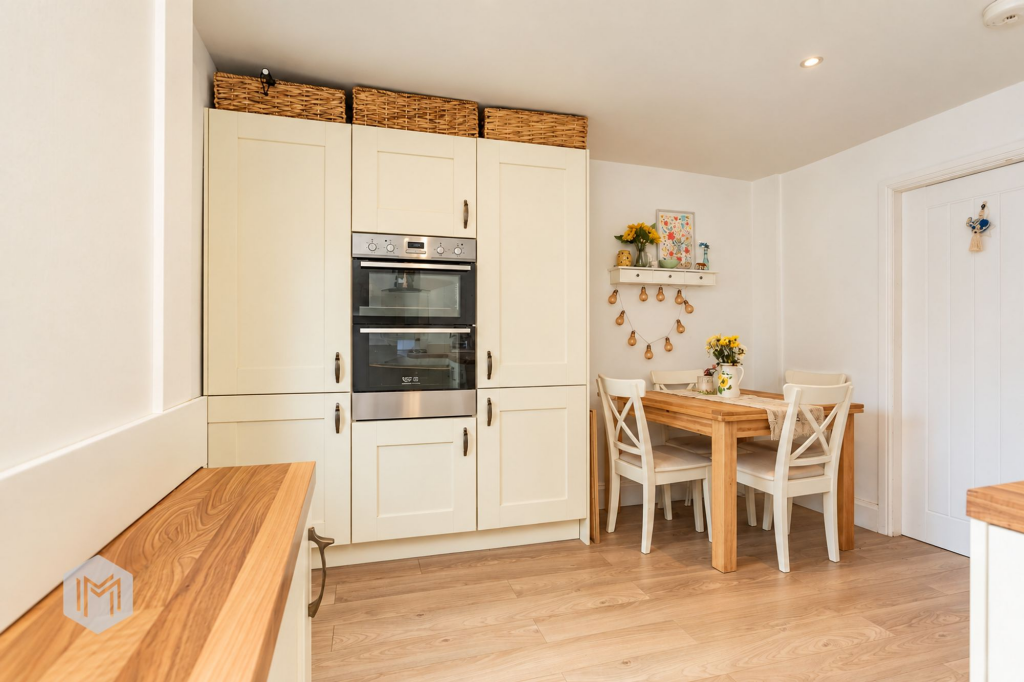 Lee Lane, Horwich, BL6 photo 5