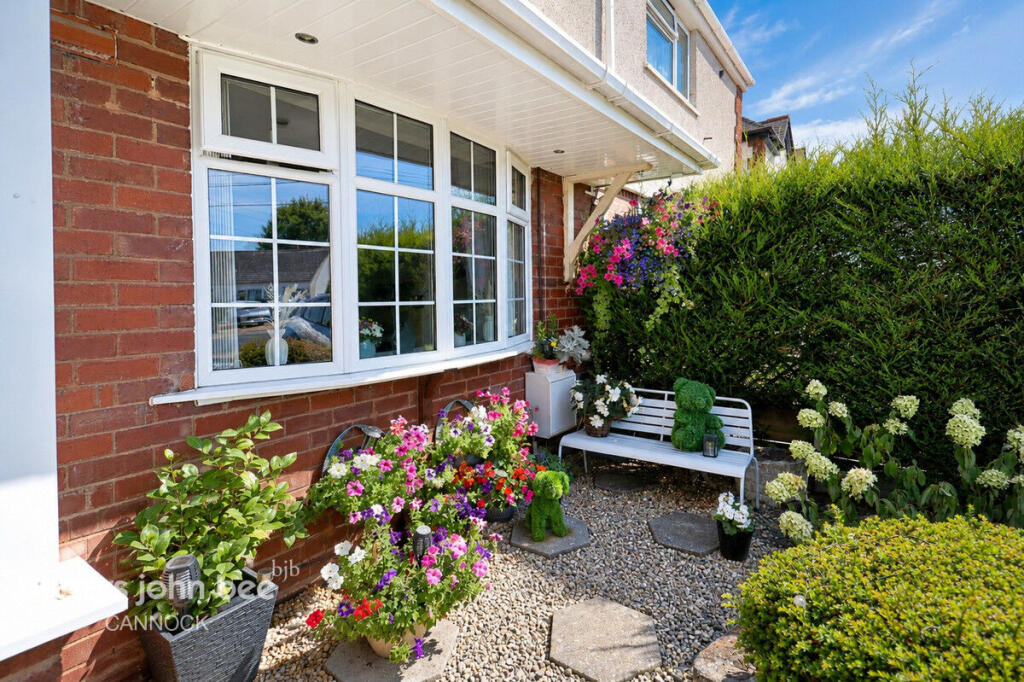 House in Wolverhampton, Bushbury - View 2