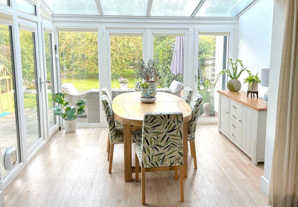 House in Kingston upon Thames - More