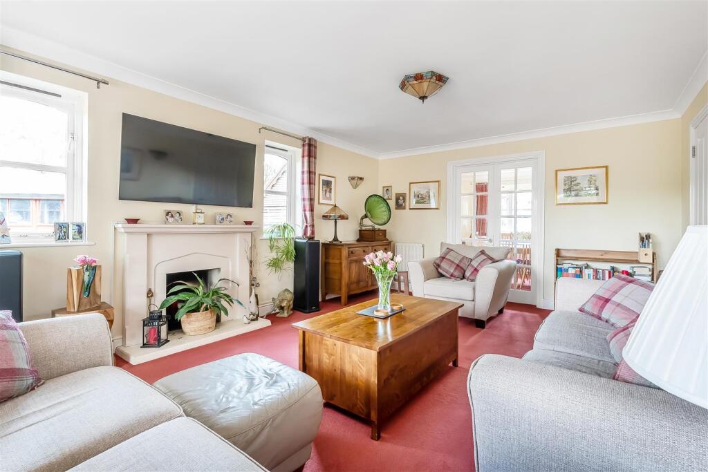 House in Kingston upon Thames - More