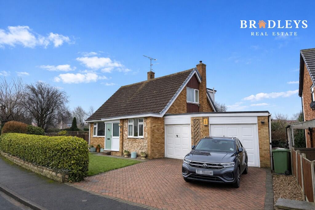 4-bed detached on West Close, Pontefract, West Yorkshire, WF8, £415,000
