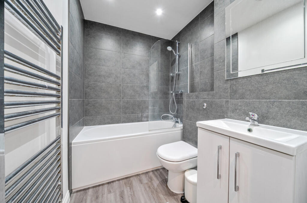 Apartment in London - View 5