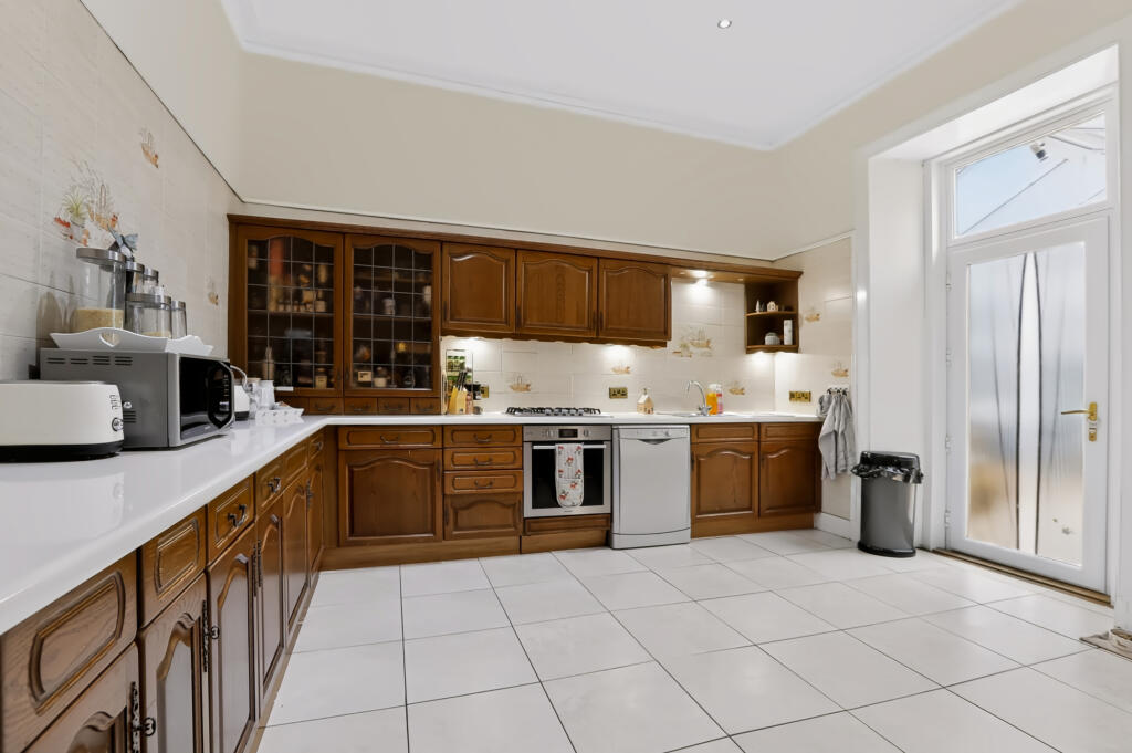 Apartment in Lenzie, Barleybank - View 3