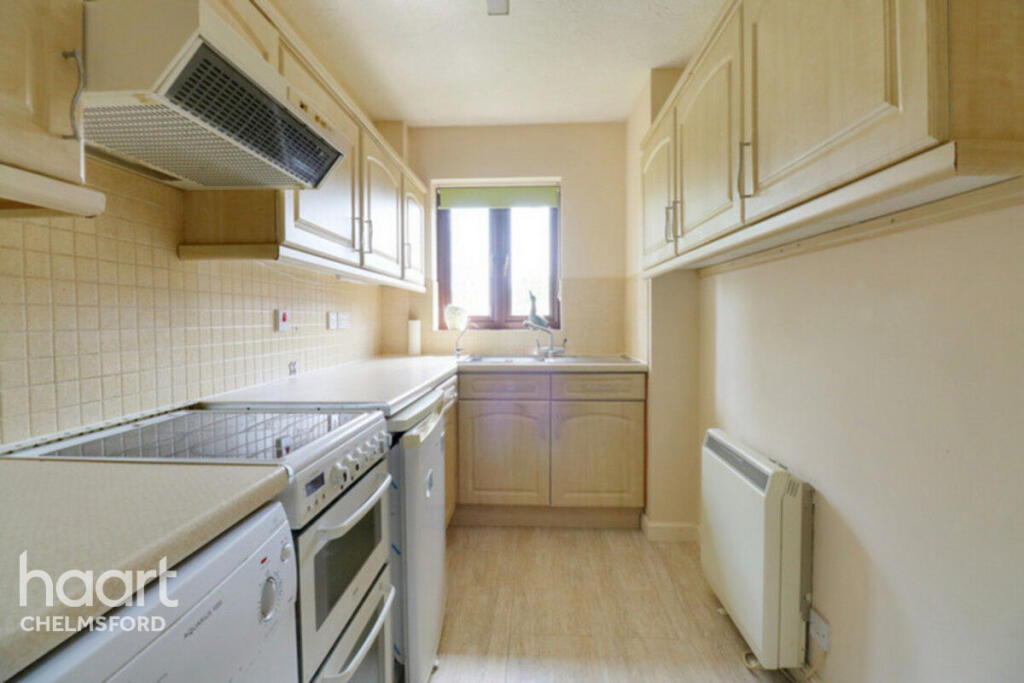 House in Chelmsford, Butts Green, Sandon - More