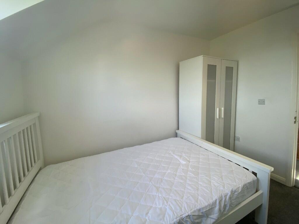 4 bedroom semi-detached house for rent