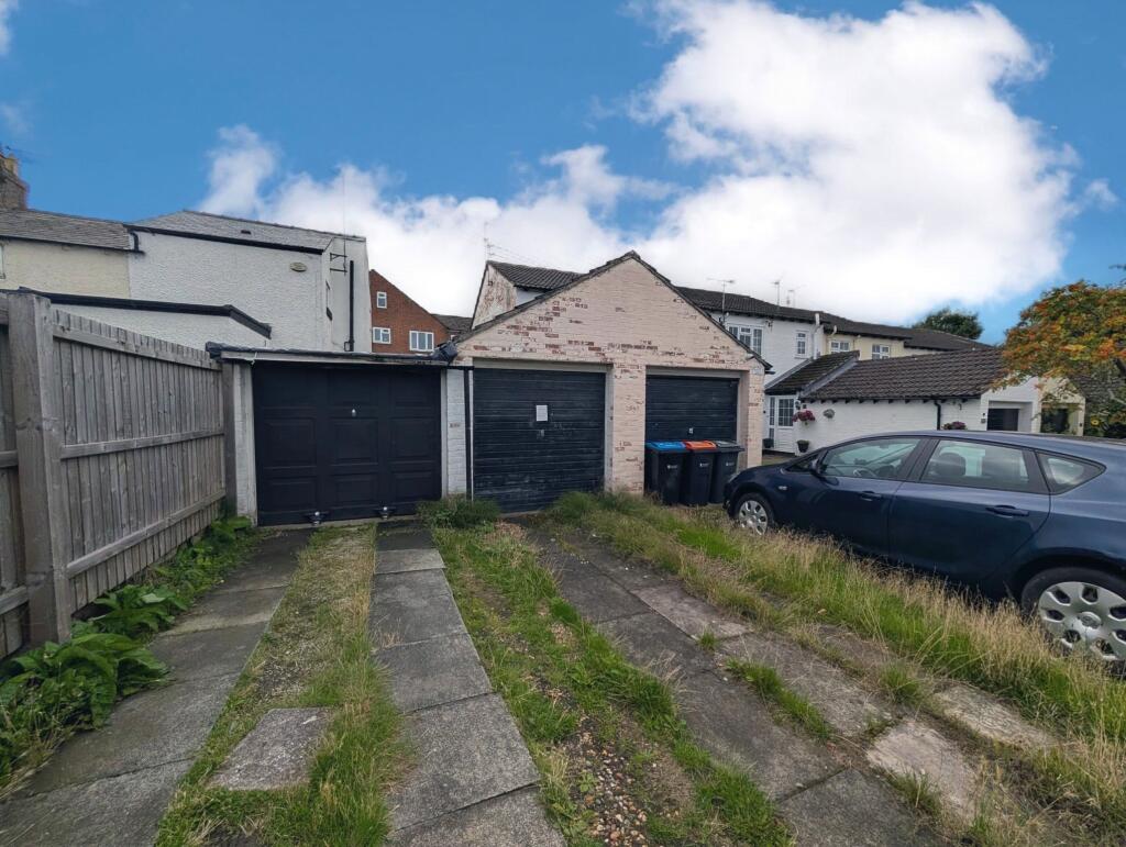 Main image of property: Badger Bait, Neston, CH64