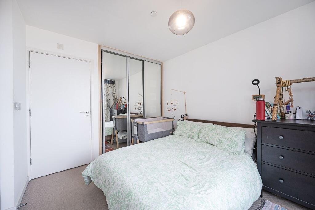 Apartment in London - View 2