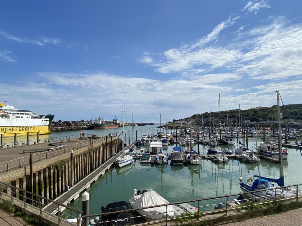 Property photo 8