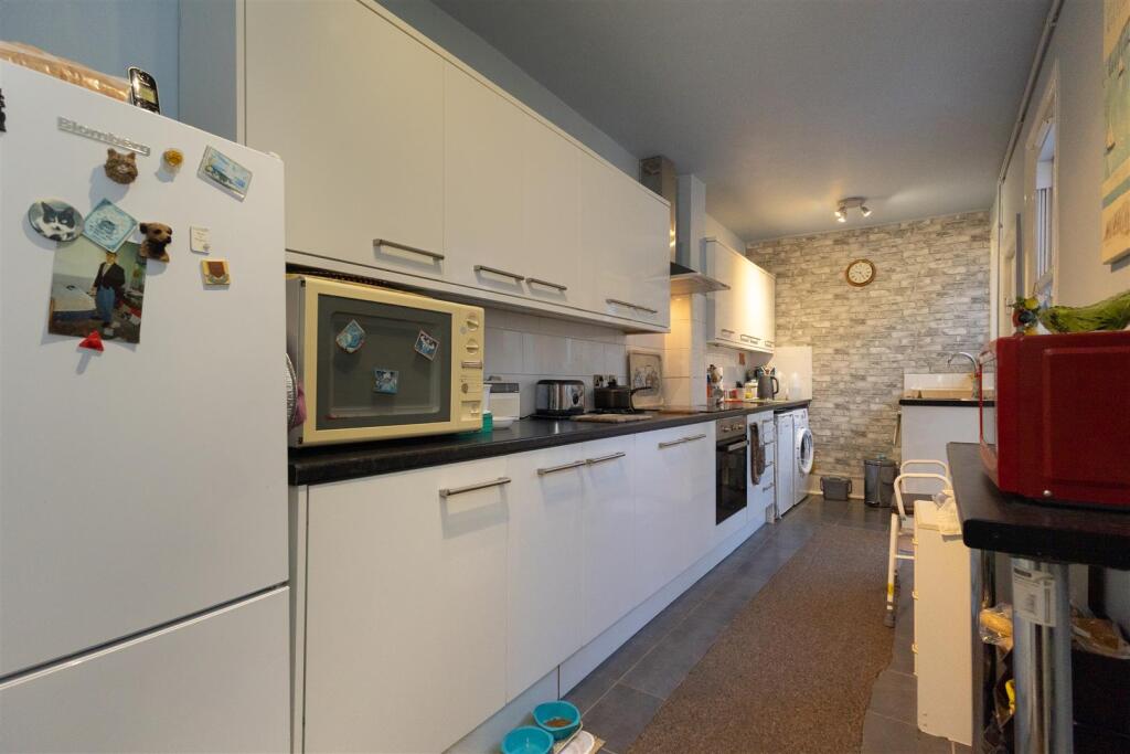 Apartment in St Leonards-on-Sea, Silverhill - View 5