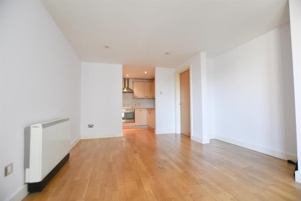 Apartment in Nottingham - View 5
