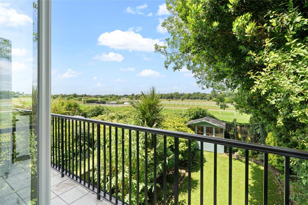 House in Kingston upon Thames - View 4