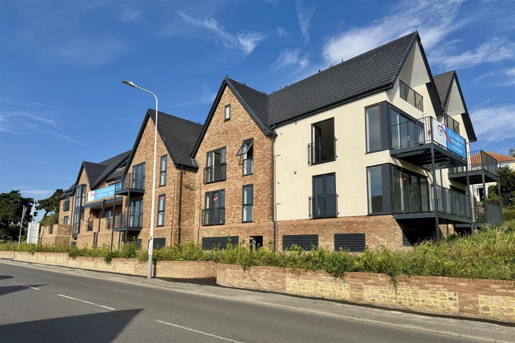 Main image of property: 95 Seabrook Road, Hythe