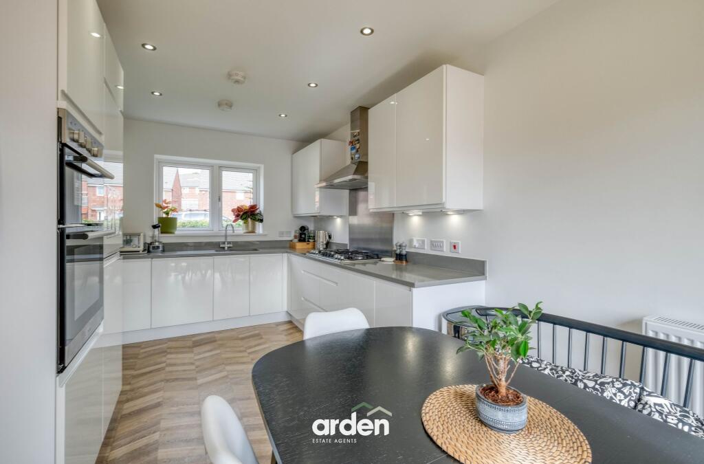Groveley Lane, Cofton Hackett, B45 photo 3