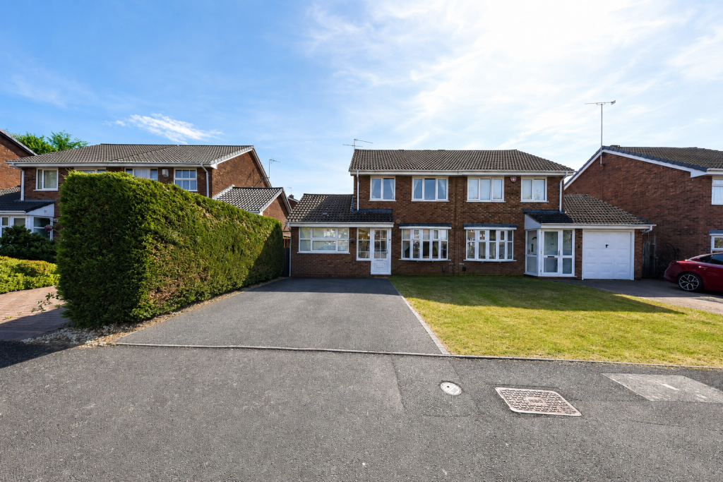 Main image of property: Maisemore Close,Redditch,B98 9LW
