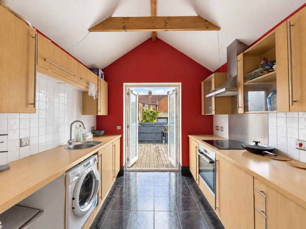 House in Swindon, Eastcott, South Swindon