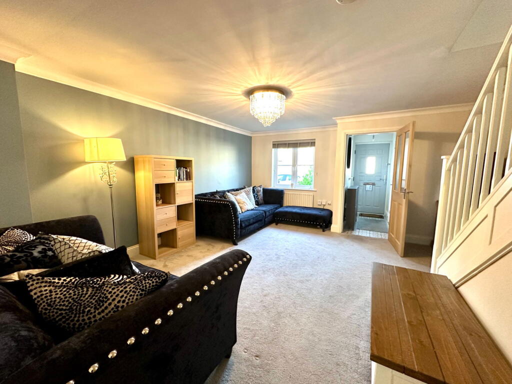 Longley Ings, Oxspring, Sheffield, S36 8ZS photo 2