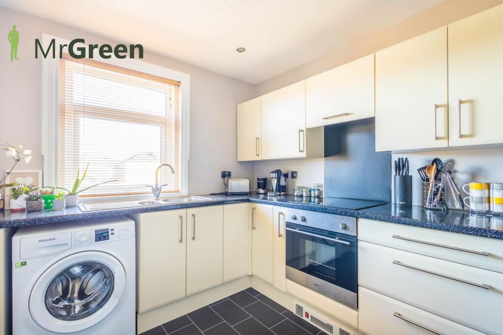 Apartment in Bournemouth, Springbourne - View 2