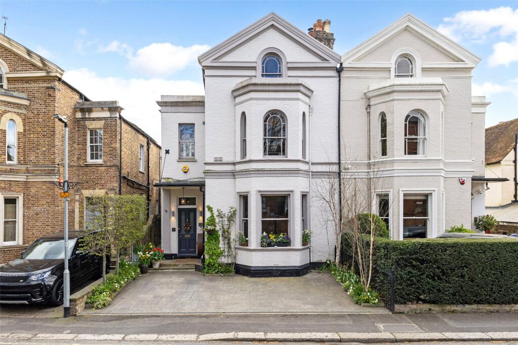 Main image of property: High Street, Datchet, Berkshire, SL3