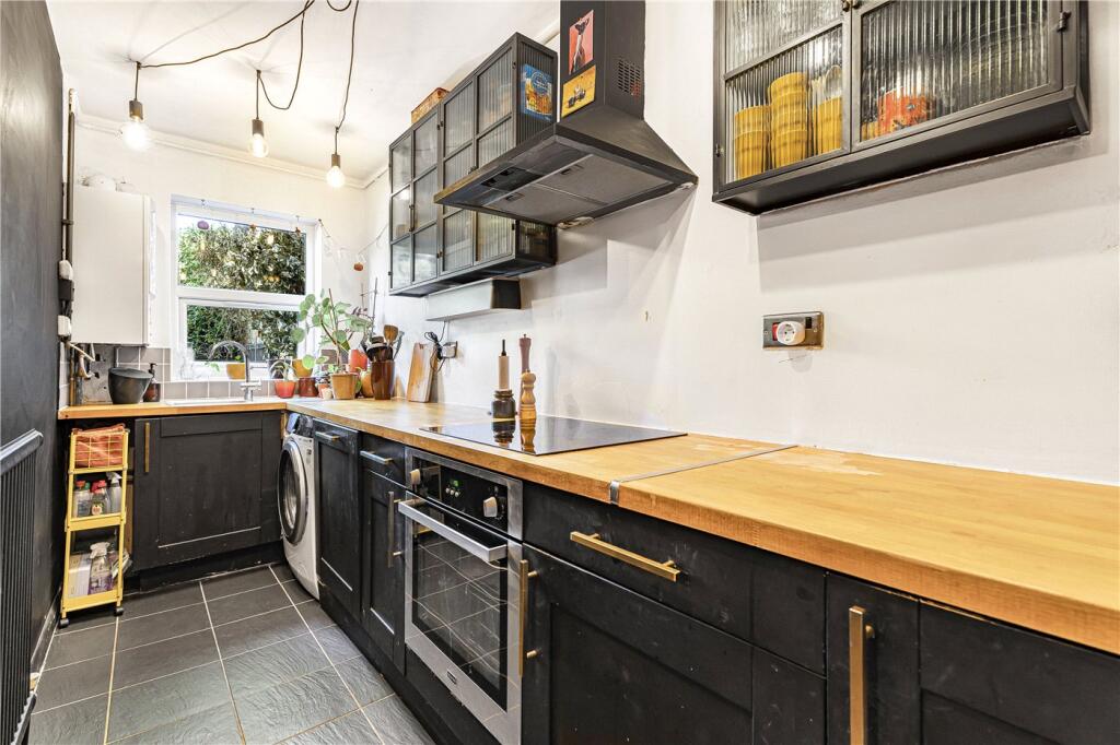 Apartment in London - More