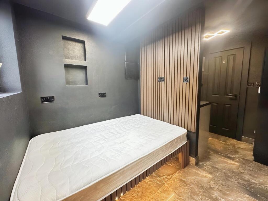 Apartment in Sutton - View 4