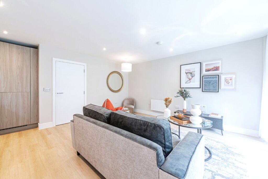 Apartment in Newbury, West Berkshire - View 5