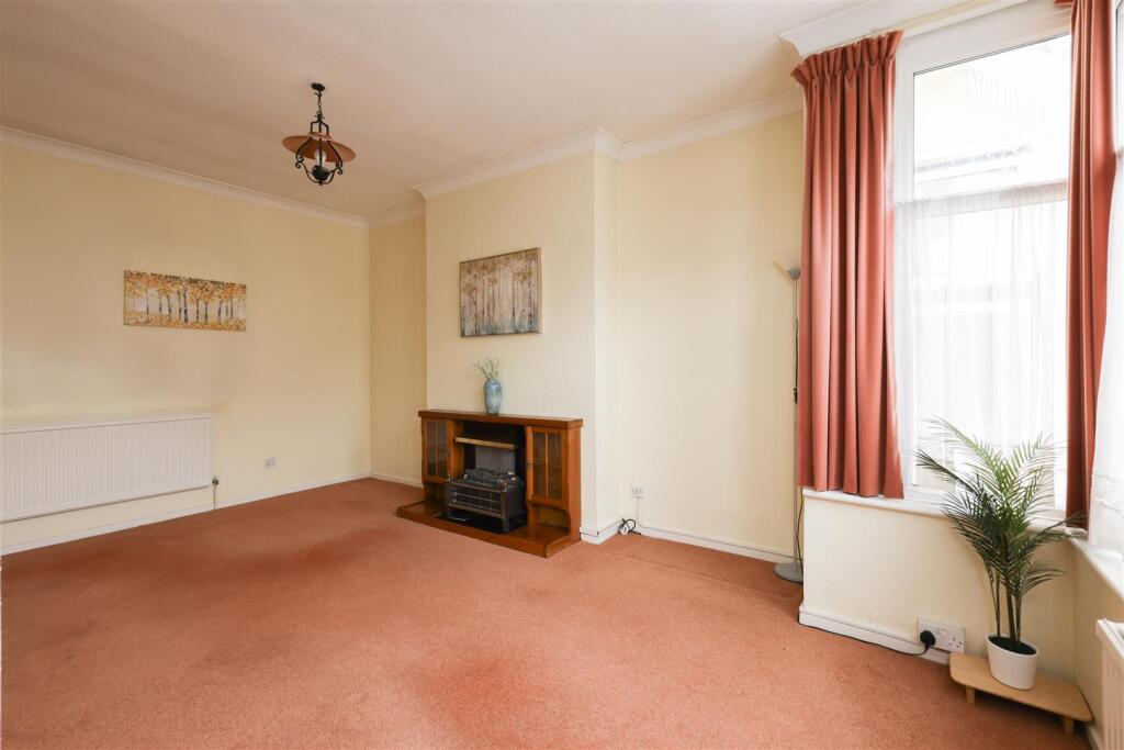 Apartment in Bexhill-on-Sea, Central - View 4