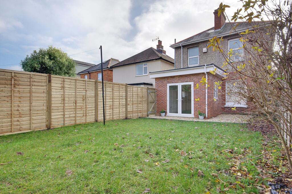 Apartment in Bournemouth, Moordown - View 4