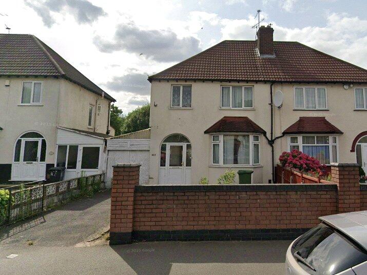 3-bed semi-detached on Stafford Road, Wolverhampton, West Midlands, WV10, £200,000