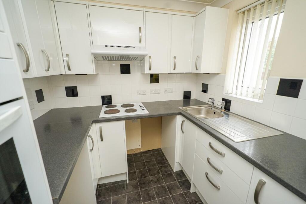 Hamilton Court, Leighton Buzzard, Leighton Buzzard - More