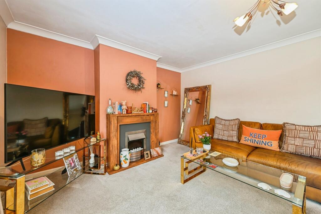 House in Ilkeston, Larklands - View 5