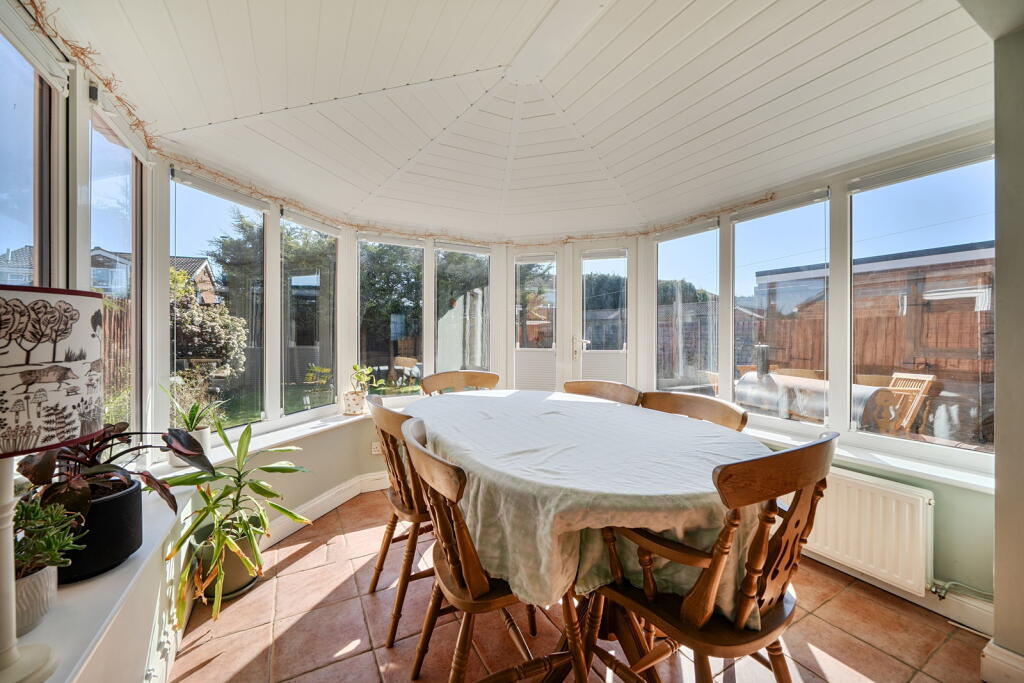 Finch Close, Uppingham photo 4